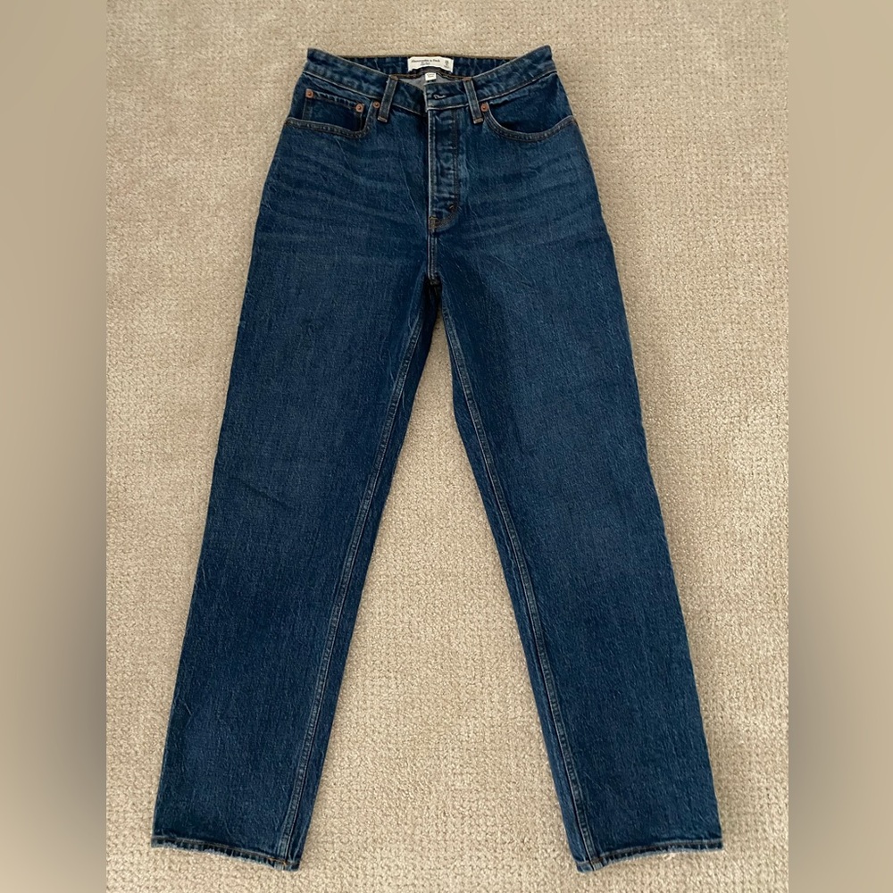 Abercrombie and Fitch, high rise dad jean, dark wash size 26 curve love